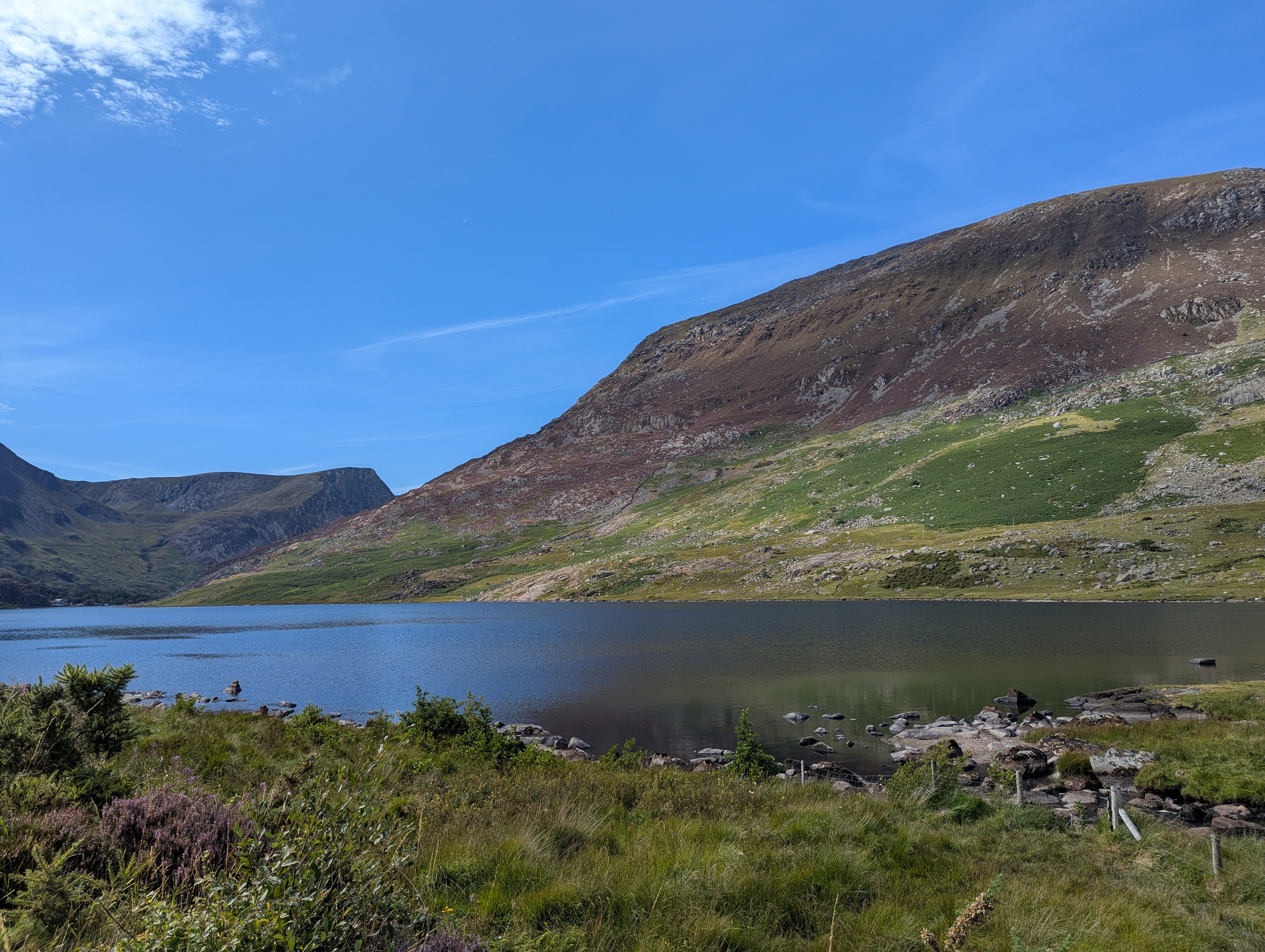 Image of a lake